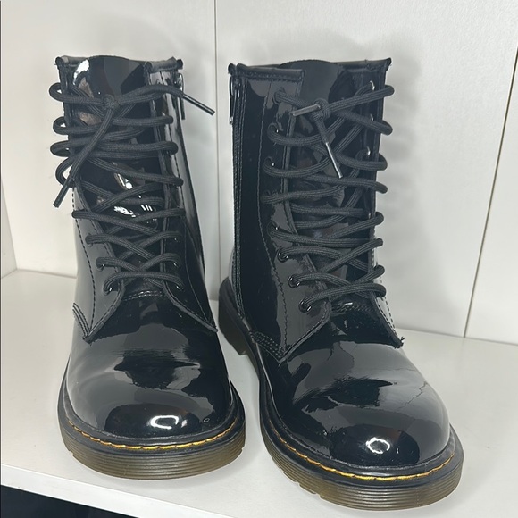 Dr Martens YOUTH 1460 PATENT LEATHER LACE UP BOOTS - Picture 1 of 6